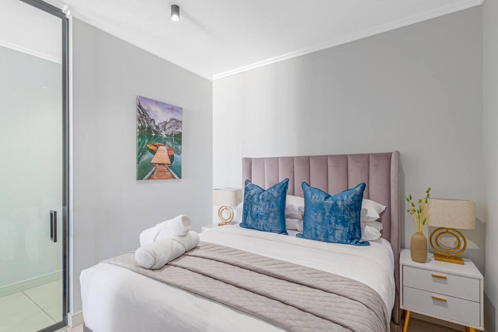 Modern Luxury Apartment, Ellipse Apartment *